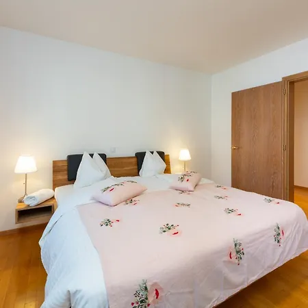 Duplex Cosy Appt, Location 公寓 圣莫里茨